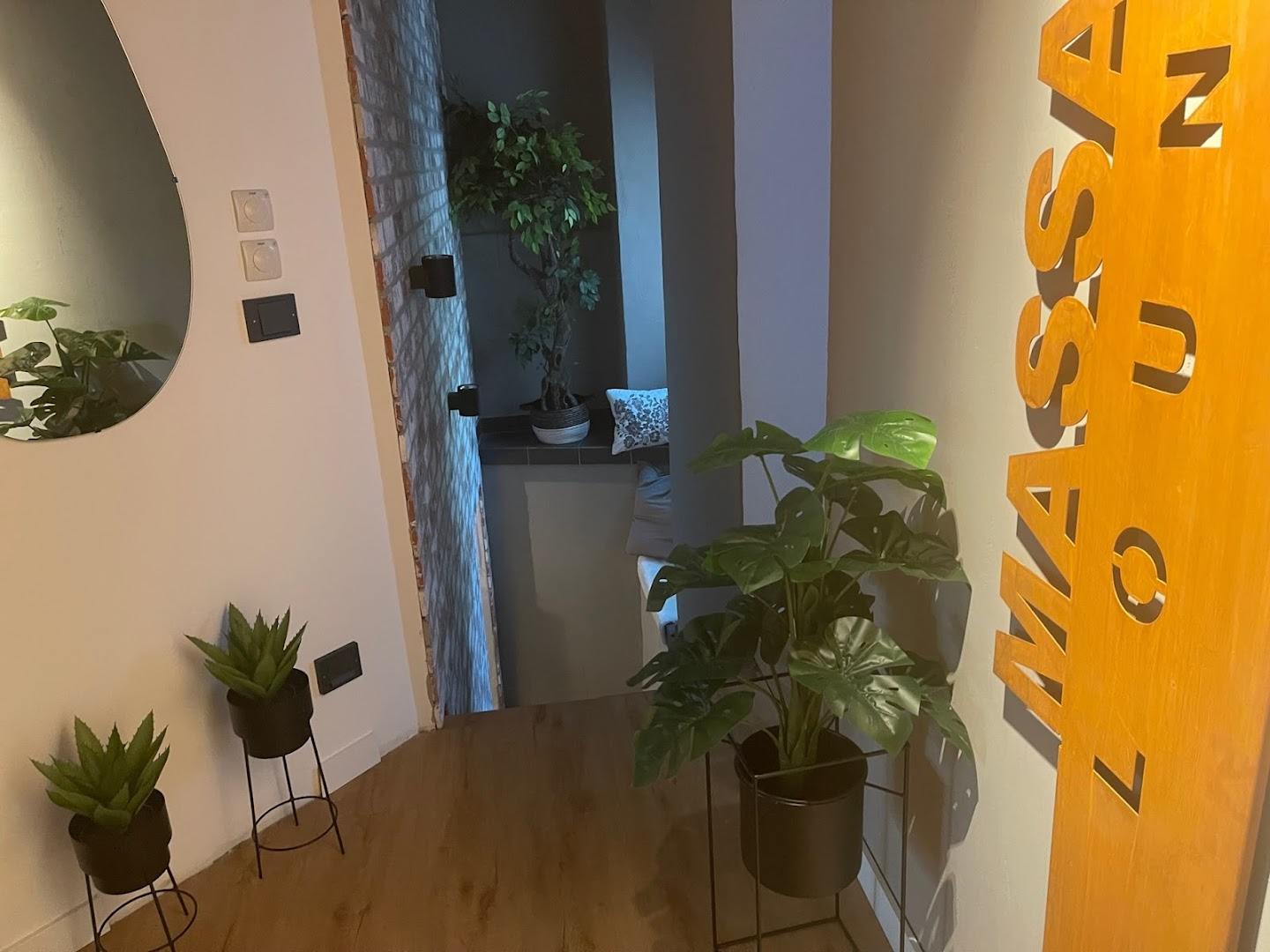 Massage Lounge Düsseldorf - Erotic Massage in Dusseldorf, Germany