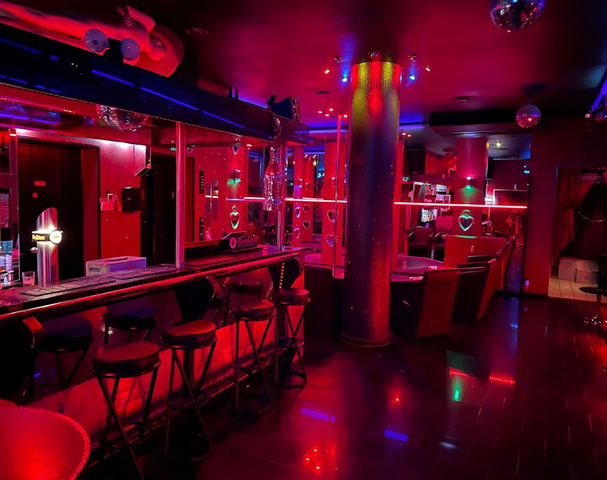 Tropical Nights Tabledance & Bar - Nightclub in Dusseldorf, Germany