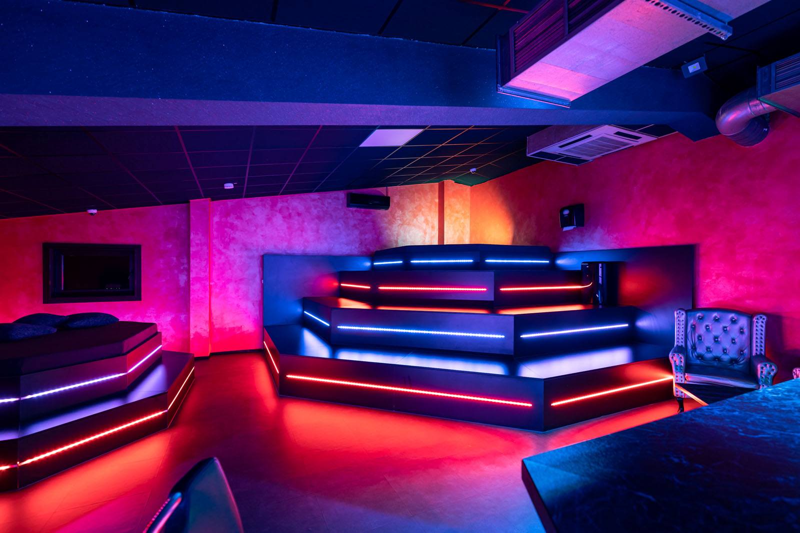 Imperial Fkk Club Ist Jetzt Fkk Flamingo Island In Ettlingen Bei Karlsruhe - Fkk in Fellbach, Germany