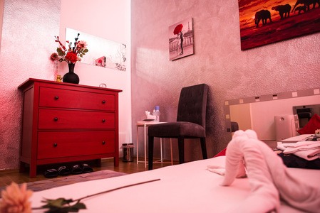 Glamour Massage - Erotische Massagen Frankfurt - Erotic Massage in Frankfurt Am Main, Germany