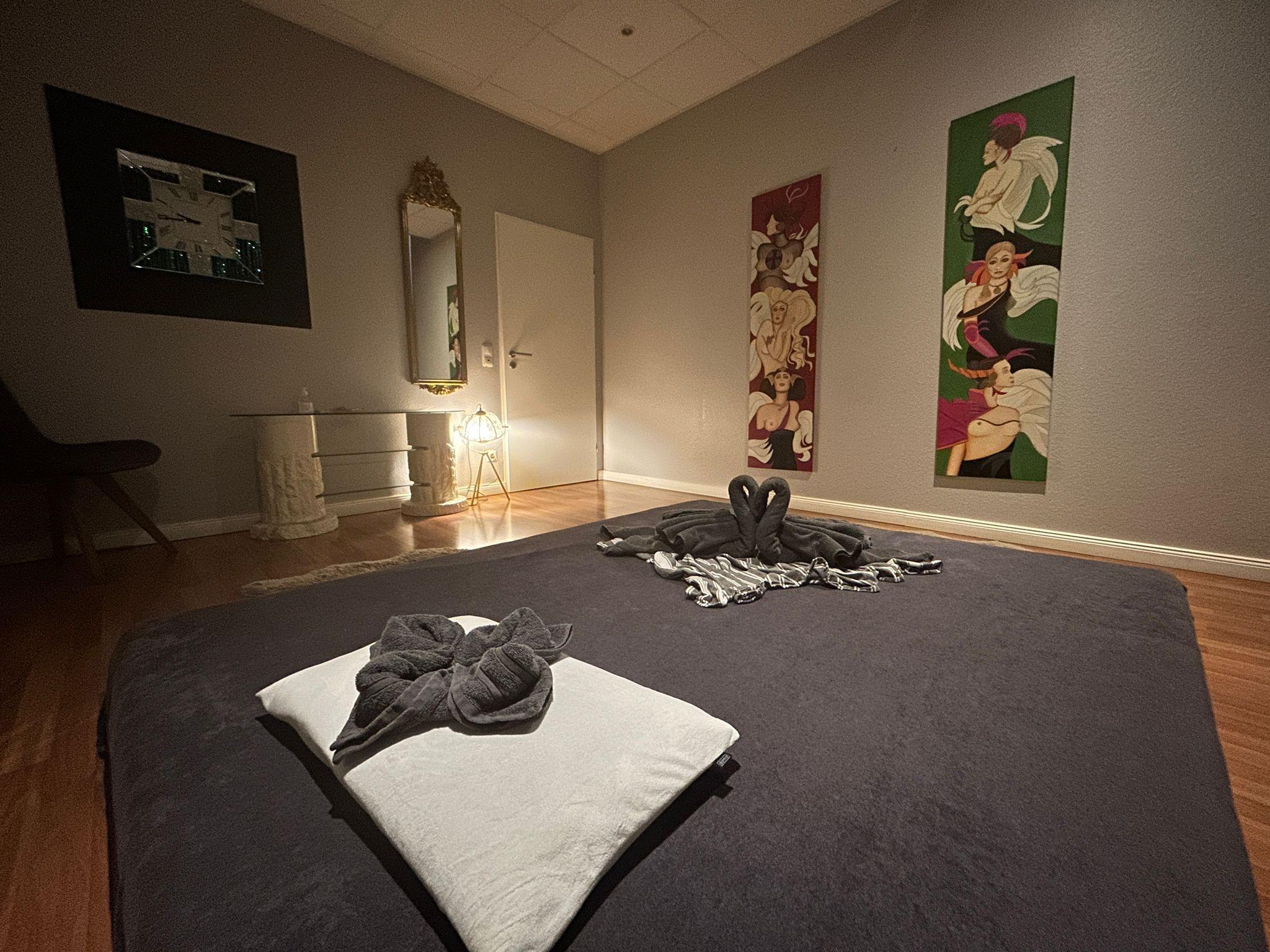 Velvet Massagestudio - Erotic Massage in Frankfurt Am Main, Germany