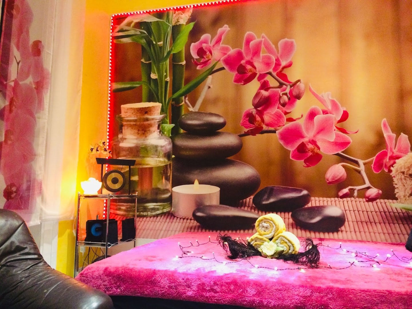 Wellness Oase Licht - Insel - Erotic Massage in Furth, Germany