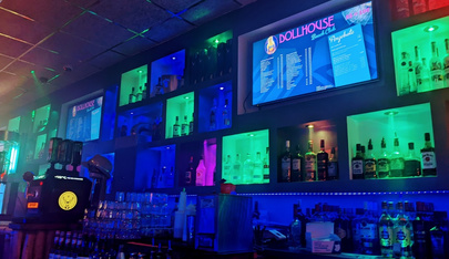 Dollhouse Beach Club - Nightclub in Hamburg, Germany
