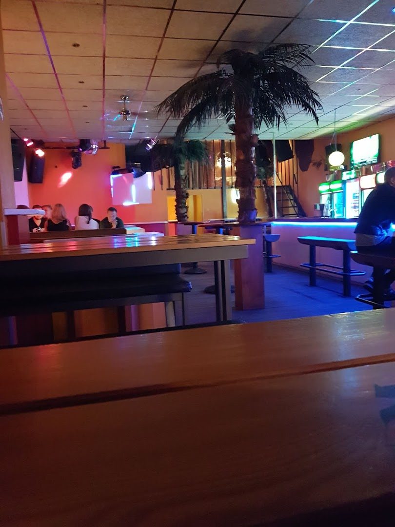 Dollhouse Beach Club - Nightclub in Hamburg, Germany