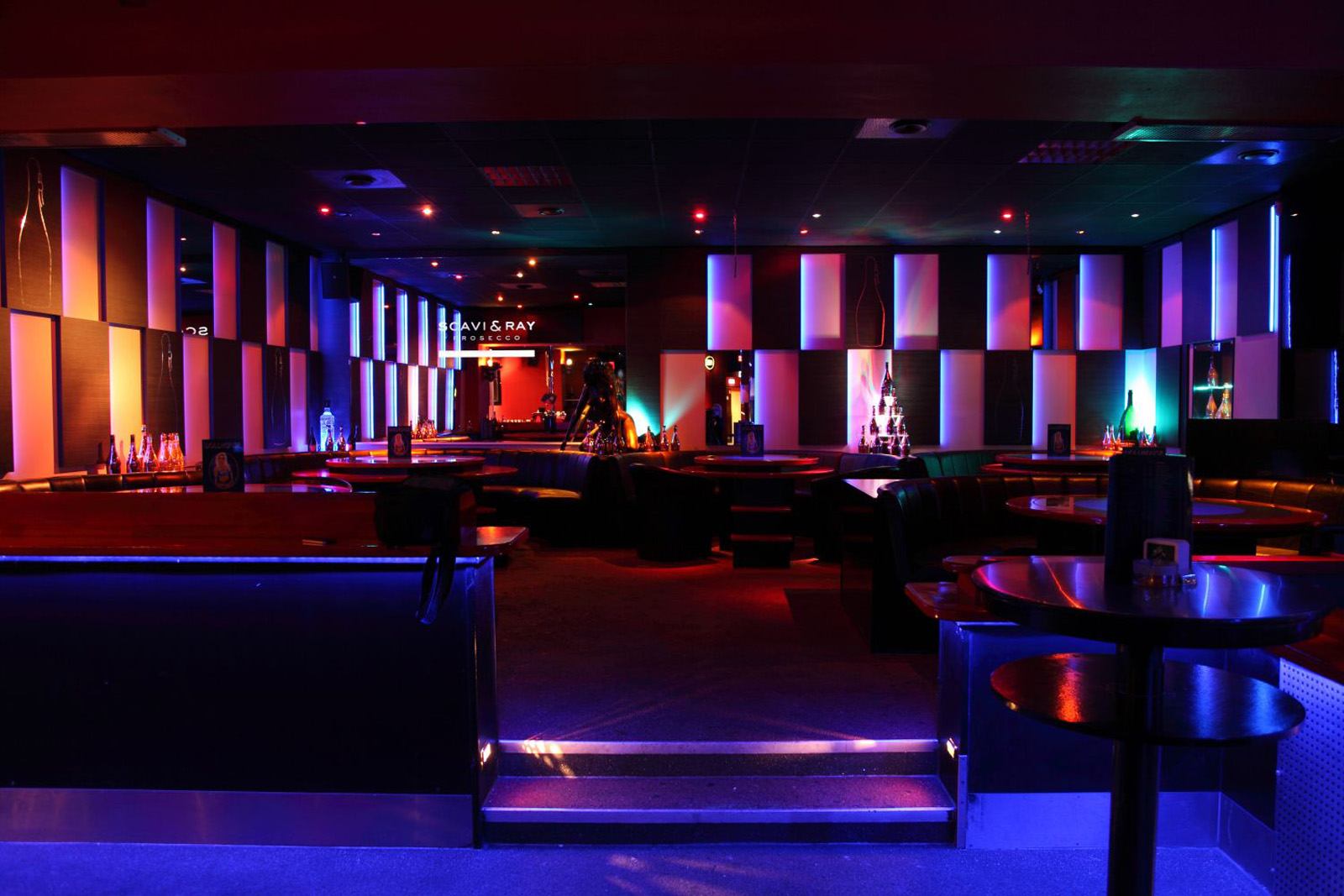 Dollhouse Beach Club - Nightclub in Hamburg, Germany