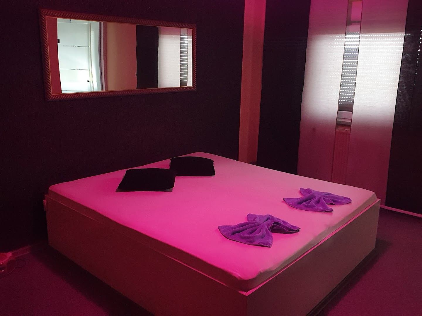 Klein Paris Entertainment Club - Nightclub in Linnich, Germany