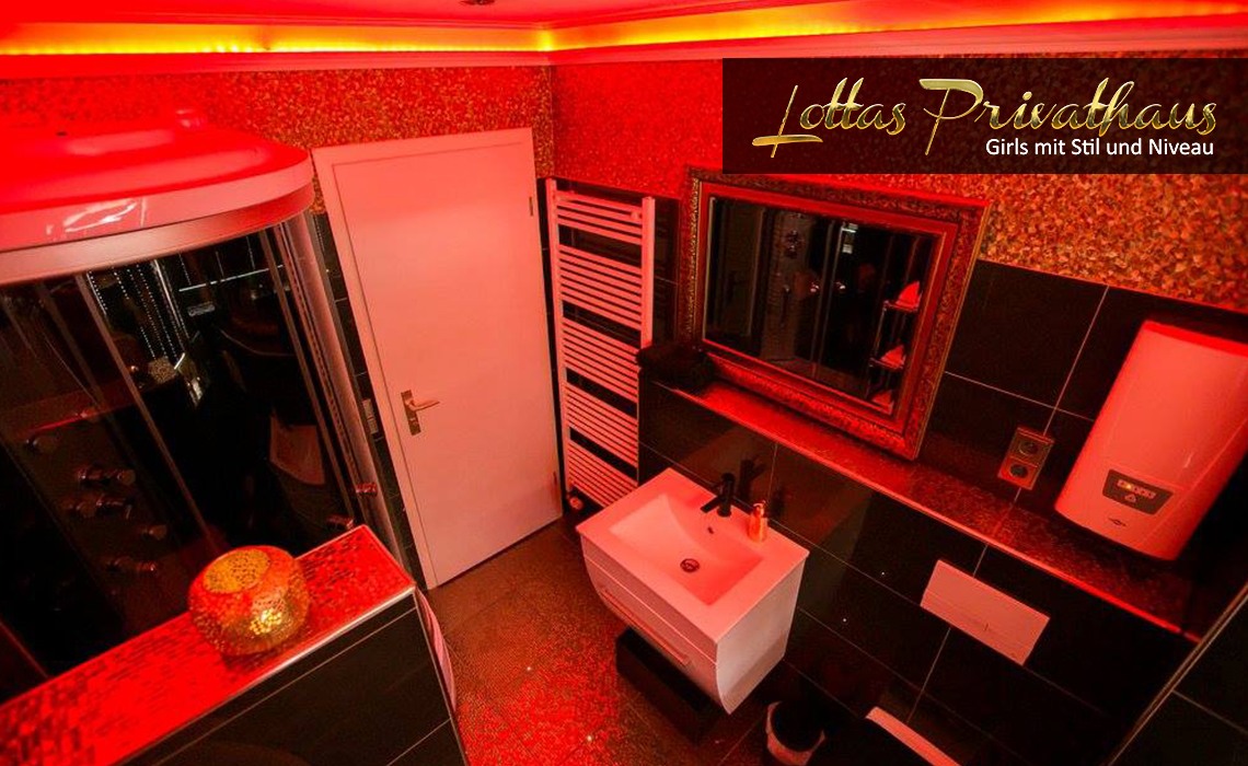 Lotta's Privathaus - Nightclub in Lubeck, Germany