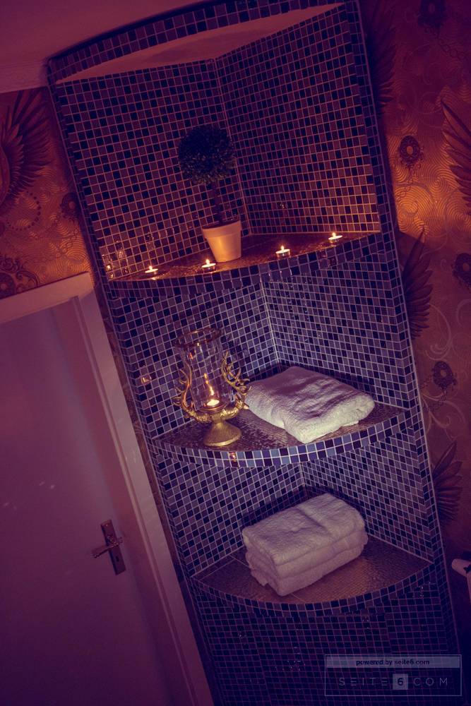 Lotta's Privathaus - Nightclub in Lubeck, Germany