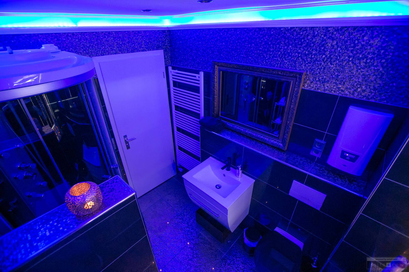 Lotta's Privathaus - Nightclub in Lubeck, Germany
