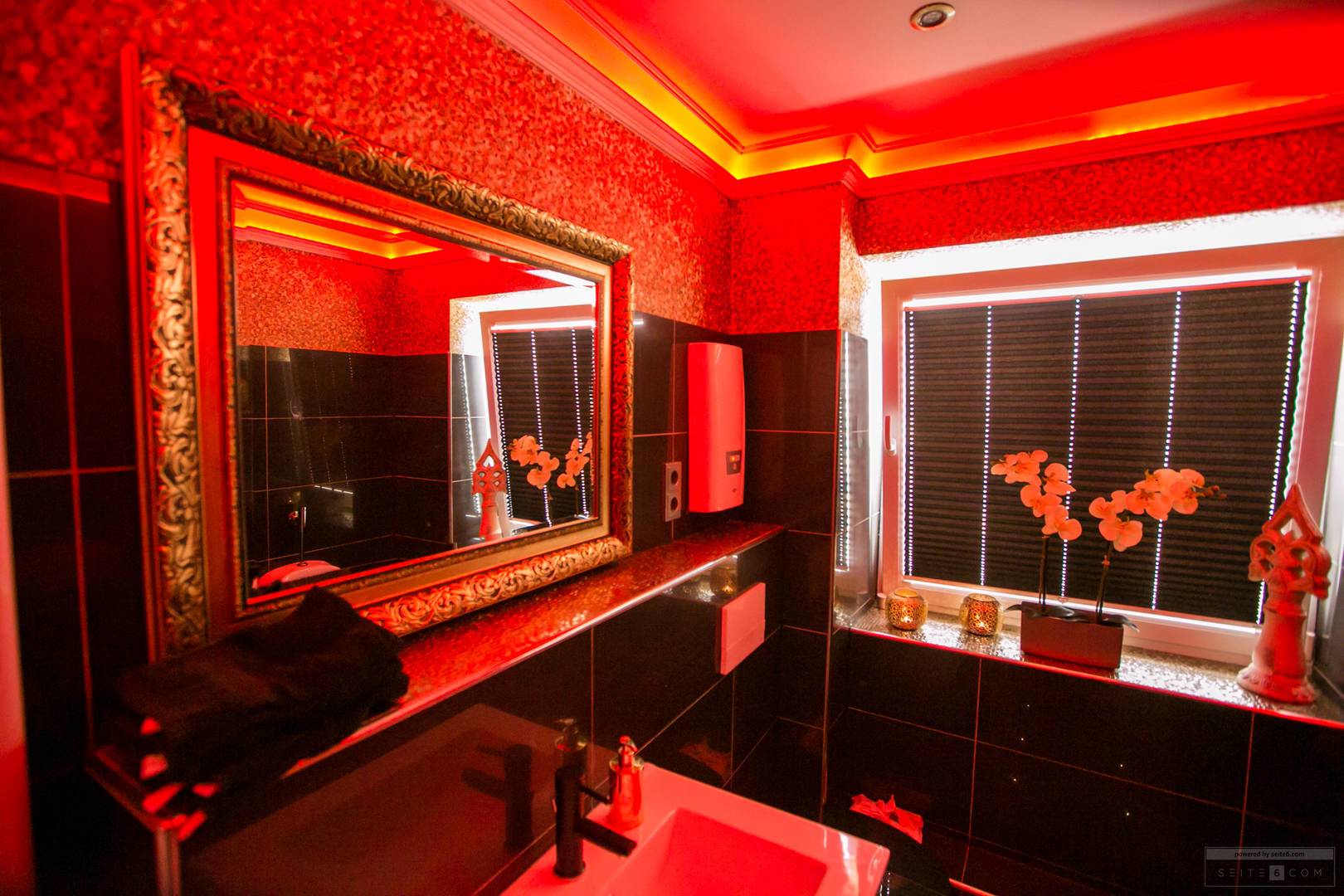 Lotta's Privathaus - Nightclub in Lubeck, Germany