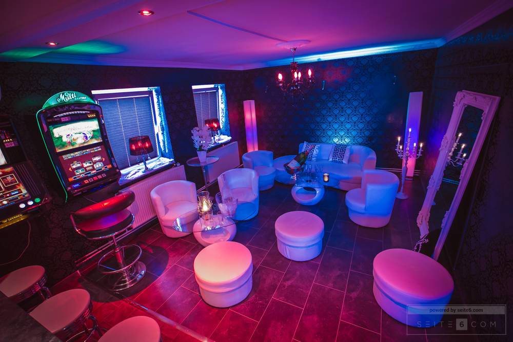 Lotta's Privathaus - Nightclub in Lubeck, Germany