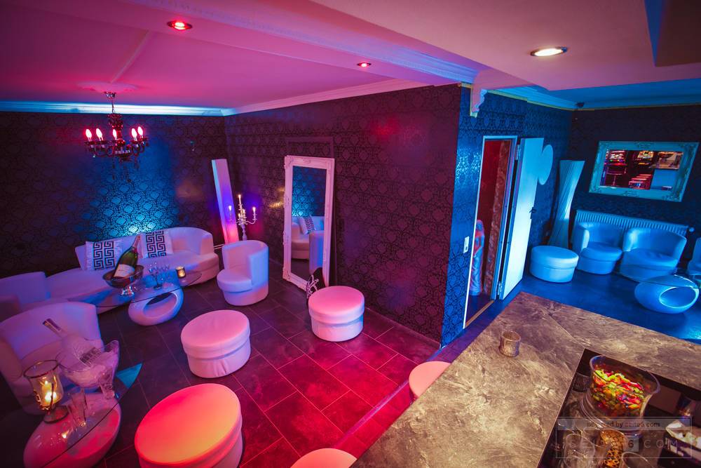 Lotta's Privathaus - Nightclub in Lubeck, Germany