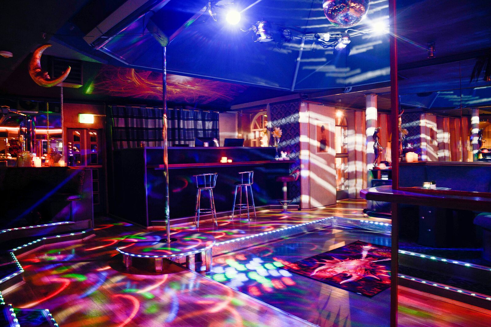 Swingerclub Location-One - Swinger Club in Menden, Germany