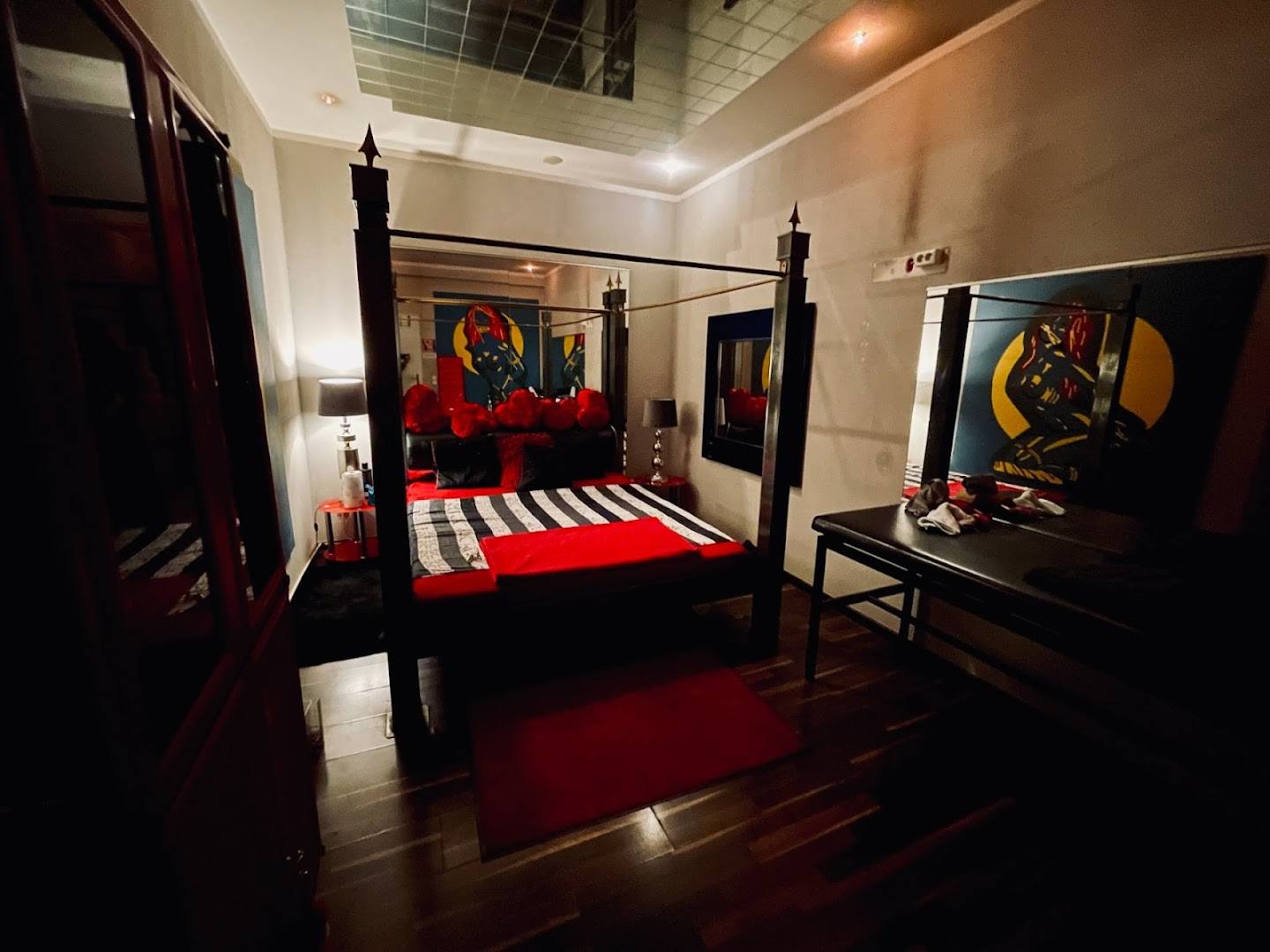 Castell Roissy - Bizarr Erotik & Sm-Studio - Brothel in Munich, Germany