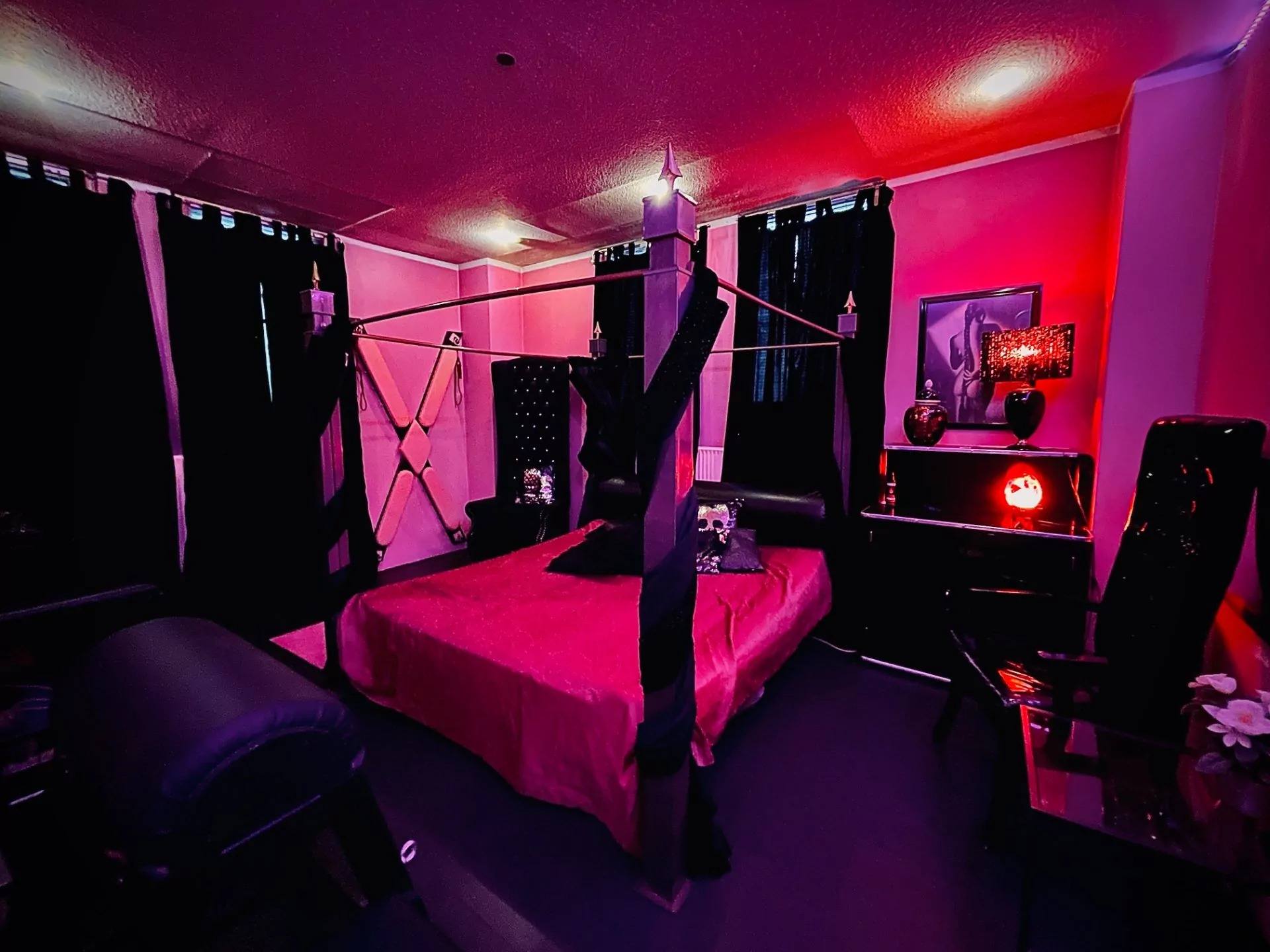 Castell Roissy - Bizarr Erotik & Sm-Studio - Brothel in Munich, Germany
