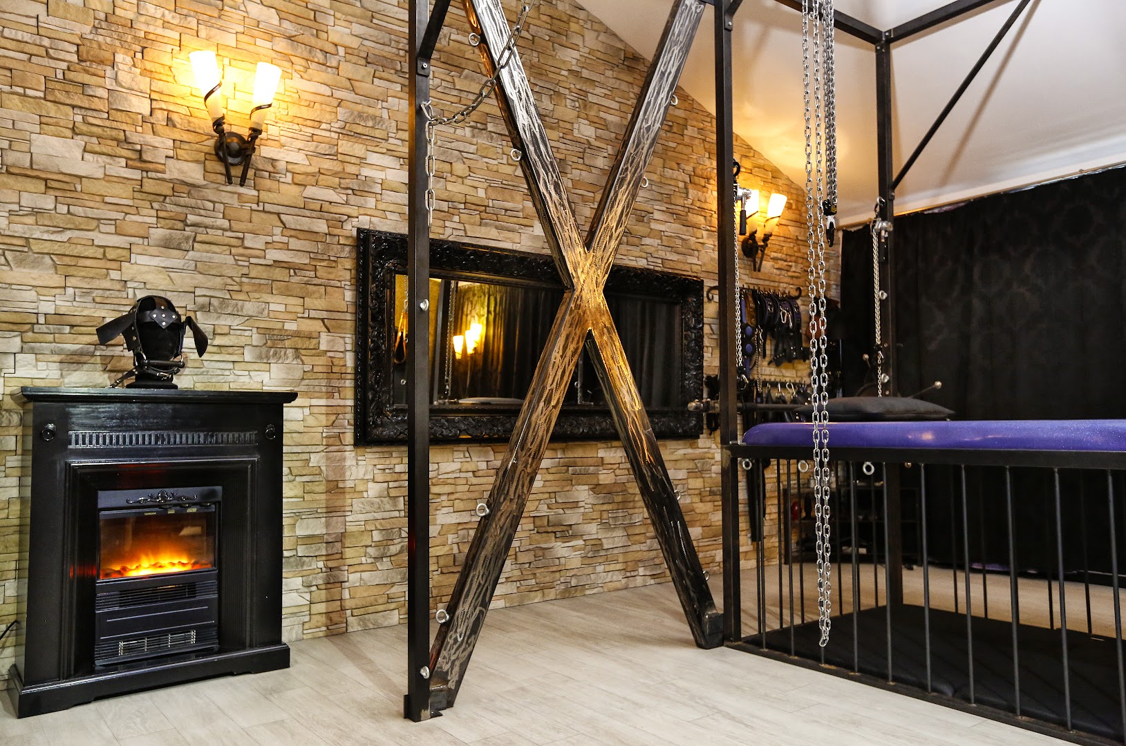 Domina Studio Elegance - Bdsm Studio - Brothel in Munich, Germany