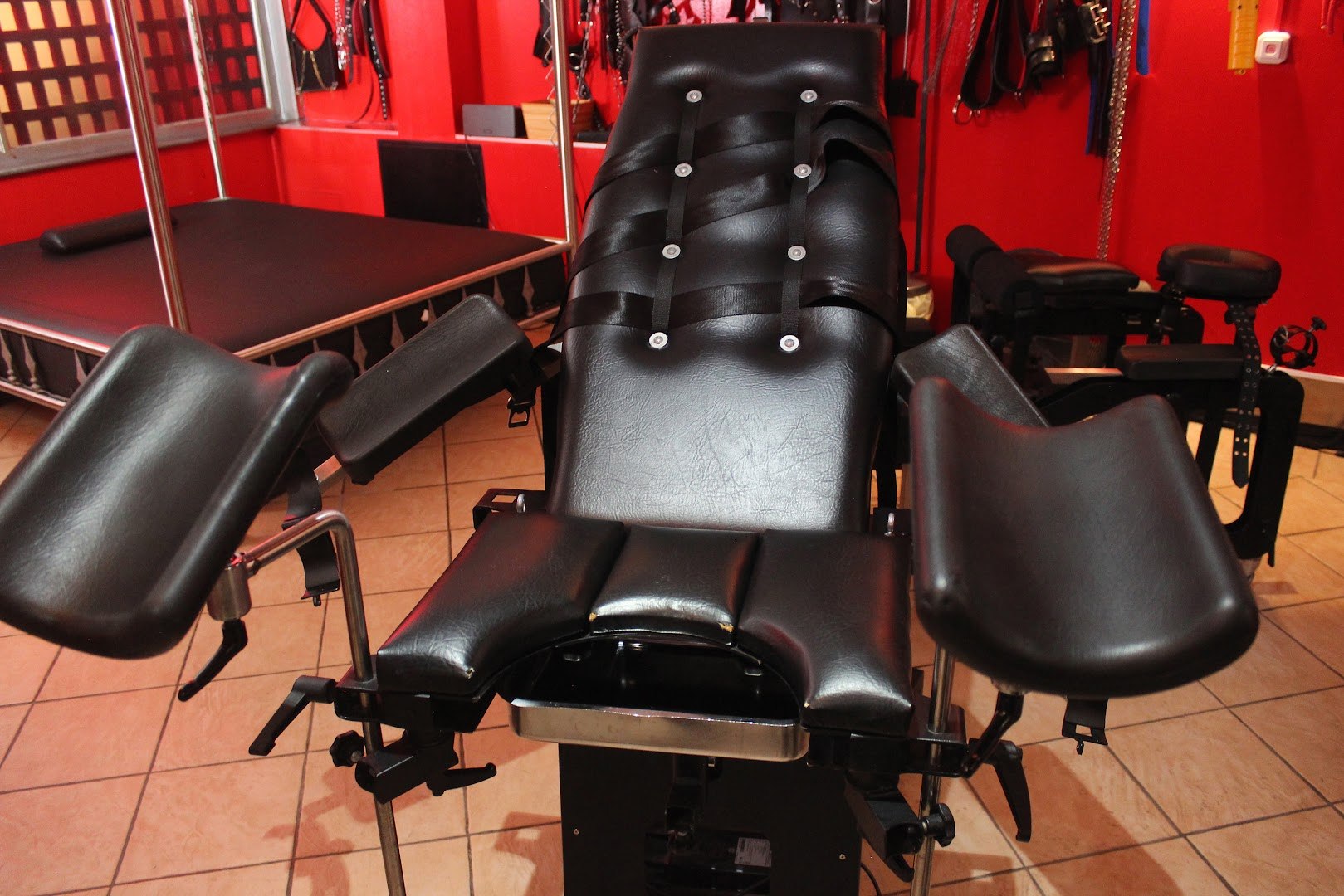 Domina Studio Unschlagbar - Brothel in Munich, Germany