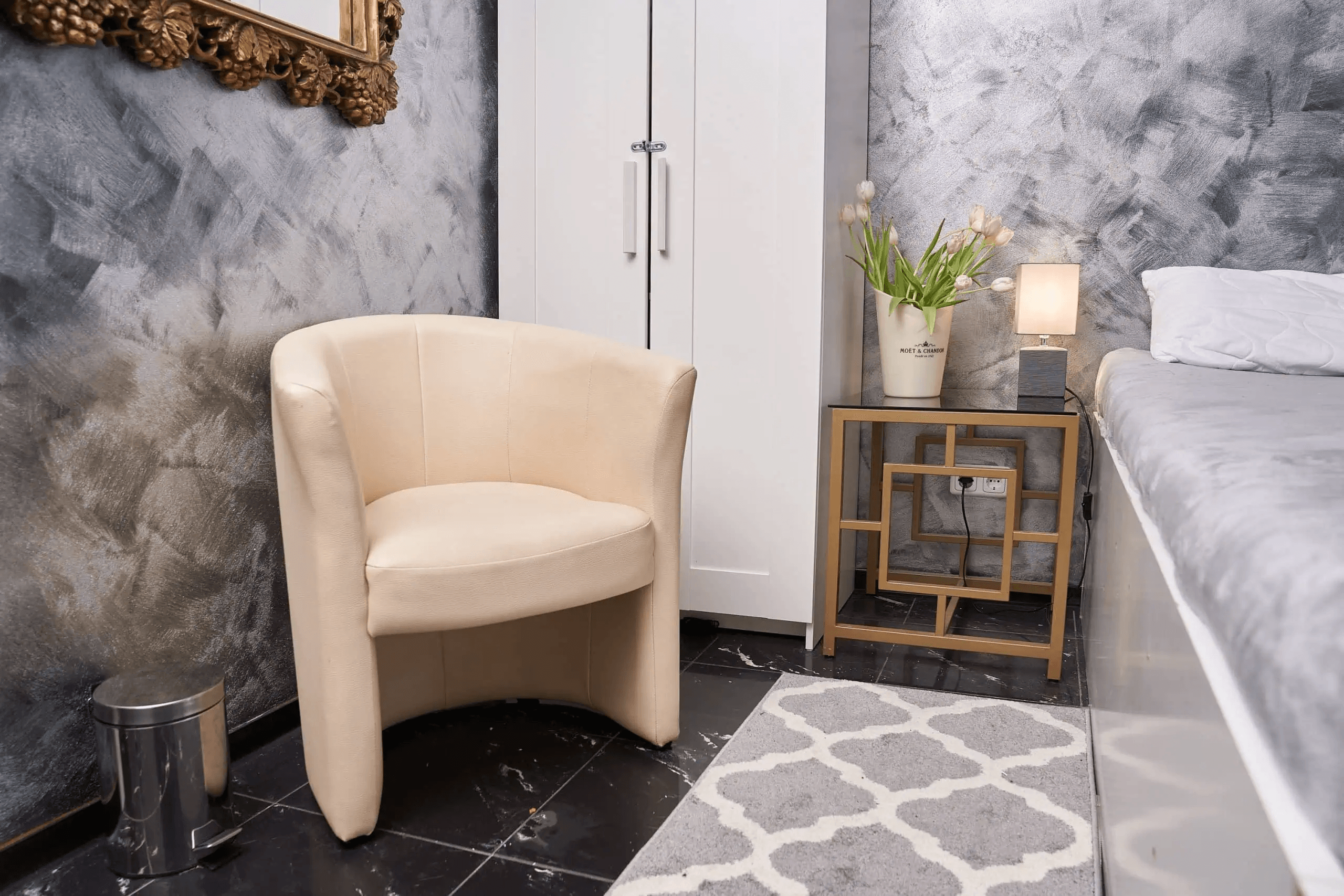 Monaco Apartments - Brothel in Munich, Germany