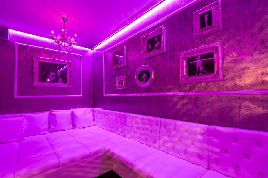 Boobs Gentlemen's Club - Nightclub in Munich, Germany