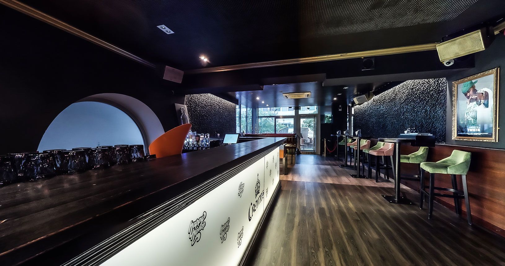 Crowns Club - Club X Terrace München - Nightclub in Munich, Germany