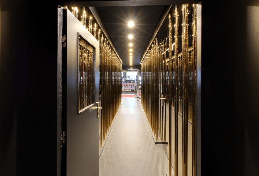 Queens Tabledance & Nightclub - Nightclub in Munich, Germany