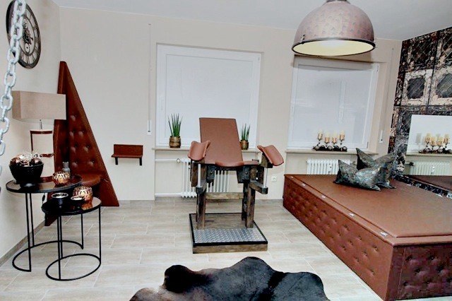 Lady Eve Exklusives Bizarr - & Domina Mietstudio - Brothel in Nuremberg, Germany