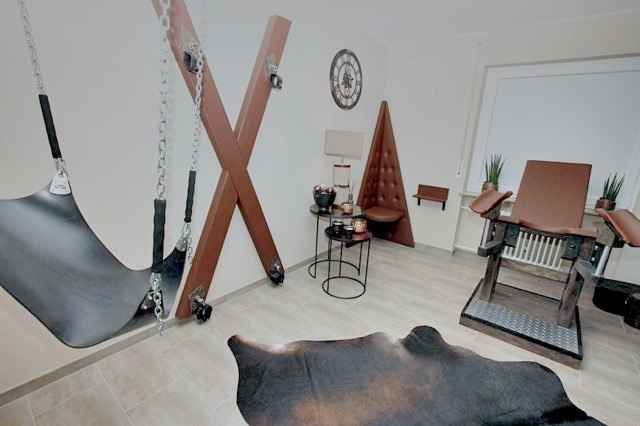 Lady Eve Exklusives Bizarr - & Domina Mietstudio - Brothel in Nuremberg, Germany