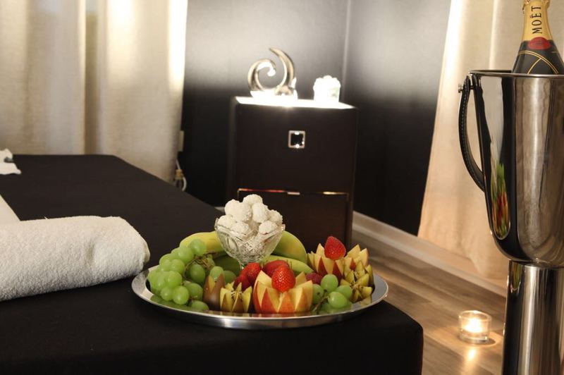 Singapur - Tantra - Erotic Massage in Osnabruck, Germany