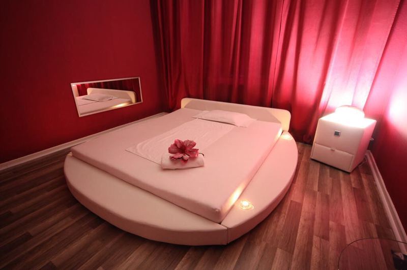 Singapur - Tantra - Erotic Massage in Osnabruck, Germany