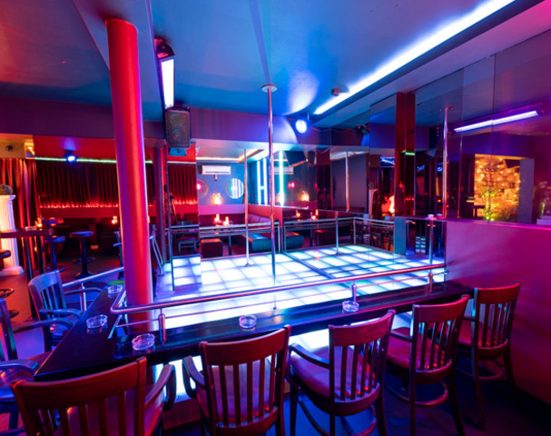 Queens Table Dance Bar - Nightclub in Osnabruck, Germany