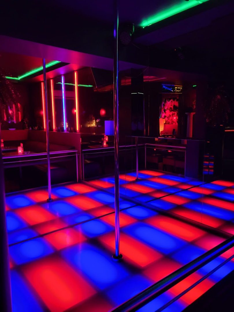 Queens Table Dance Bar - Nightclub in Osnabruck, Germany