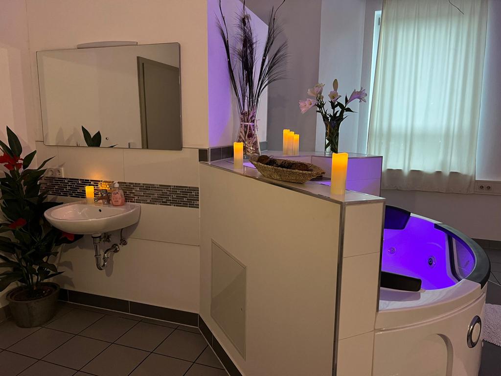 Tantra Massage Deluxe Regensburg - Erotic Massage in Regensburg, Germany