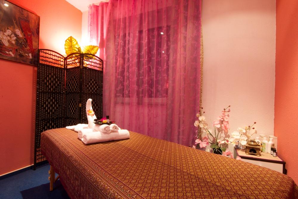 Royal-Moments - Erotic Massage in Ritterhude, Germany