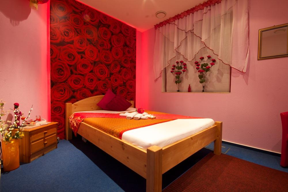 Royal-Moments - Erotic Massage in Ritterhude, Germany
