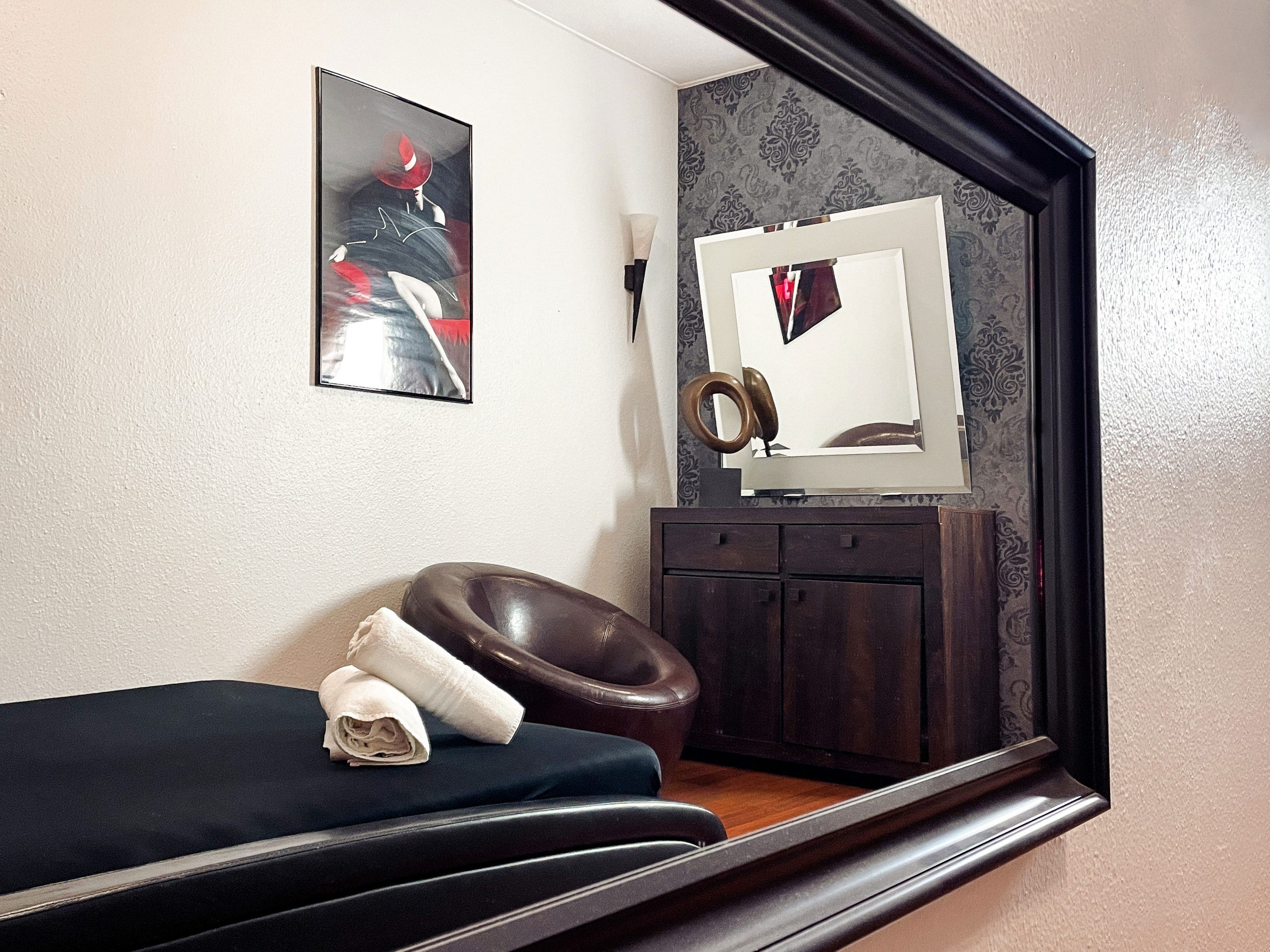 Domizil Deluxe Saarbrücken - Erotic Massage in Saarbrucken, Germany