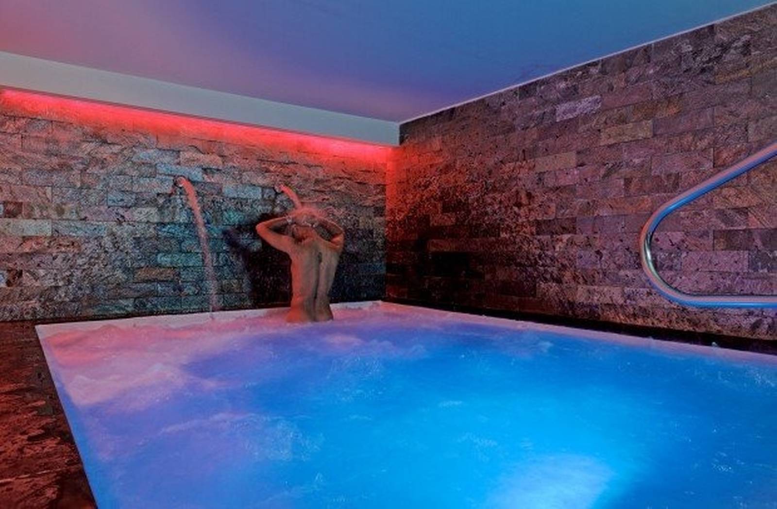 Helge's Saufhaus - Nightclub in Schonkirchen, Germany
