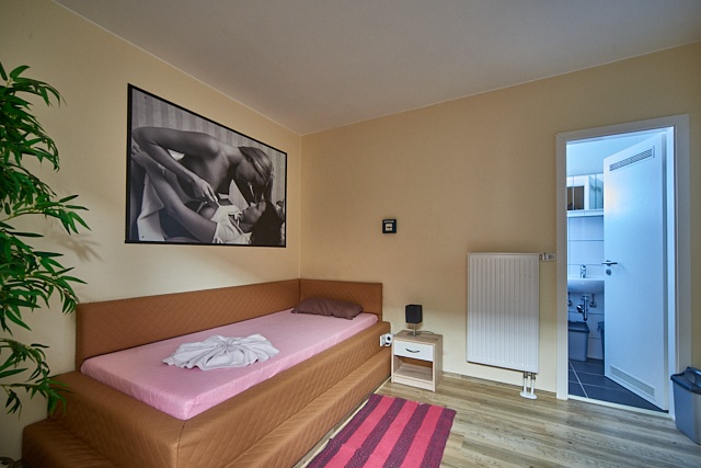 Hostel-Erospark38 - Erotic Massage in Siegburg, Germany