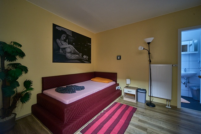 Hostel-Erospark38 - Erotic Massage in Siegburg, Germany