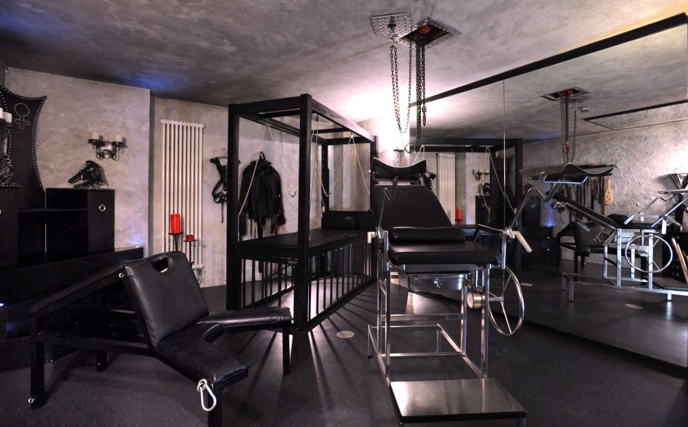 Centric Studio & Clinic - Brothel in Stuttgart, Germany