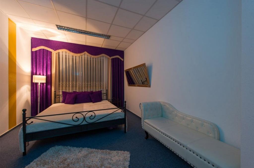 Lollipoppgirls - Brothel in Wiesbaden, Germany