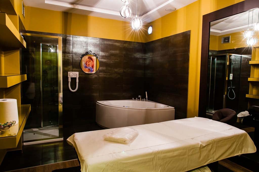 Oasis Massage & Spa -  in , 