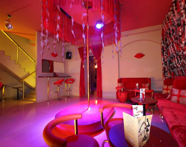 Стриптиз-клуб Rhino Bar - in ,