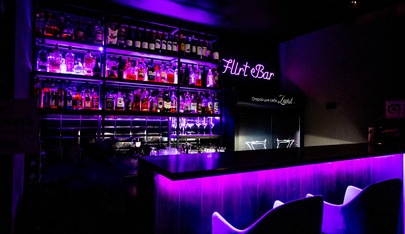 Стриптиз-клуб Zависть Flirt Bar - in ,