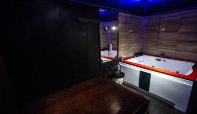 Striptiz-klub Zavist' Flirt Bar -  in , 