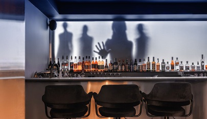 Teni Erommersivnyy Bar - in ,