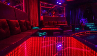 Yar Shou-Klub - in ,