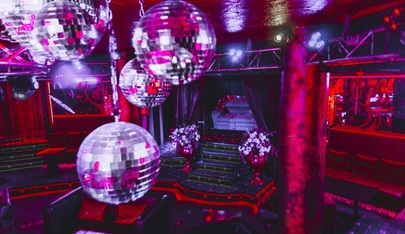 Yar Shou-Klub - in ,