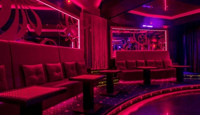 Yar Shou-Klub - in ,