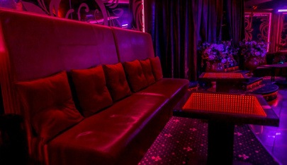 Yar Shou-Klub - in ,