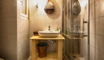 Central Spa - Erotic Massage in Athens, Greece
